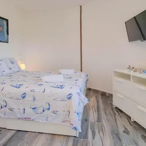 Silos Mare Apartment Novigrad Istria
